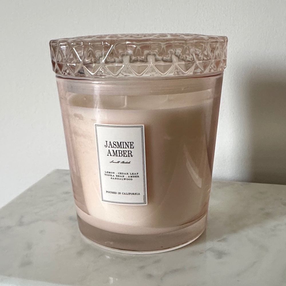 Leoben Company Jasmine Amber Candle in Elegant Pink Glass